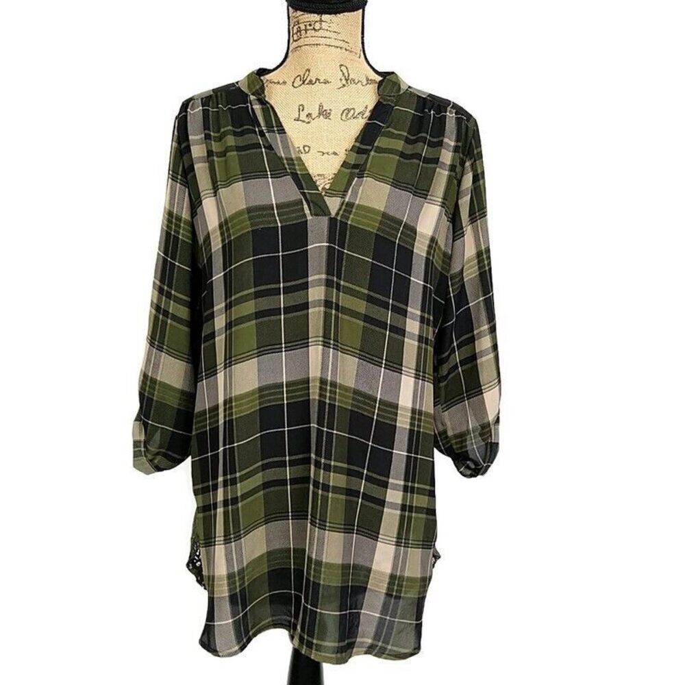 💥5/$25 Wishful Park Womens L Top Green Plaid Lace Back V Neck 3/4 Roll Tab Slv